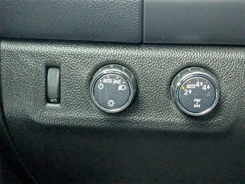 Used 2021 Chevrolet Colorado LT image 21