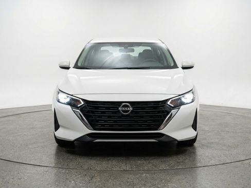 Used 2025 Nissan Sentra SV FWD image 2