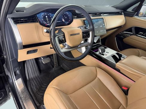 Used 2024 Land Rover Range Rover SE AWD/4WD image 4