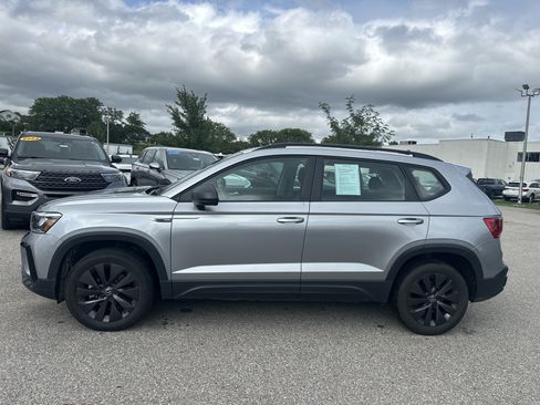 Used 2023 Volkswagen Taos S FWD image 6