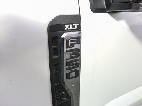 Used 2024 Ford F350 XLT image 7