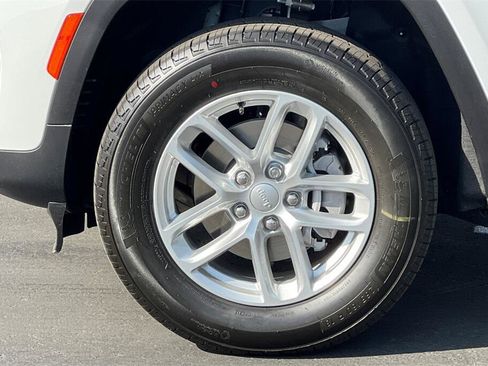 New 2025 Jeep Grand Cherokee Laredo X w/ Luxury Tech Group I image 25