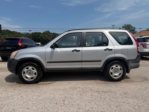 Used 2005 Honda CR-V LX image 2