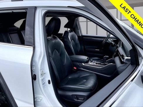 Used 2022 Toyota Highlander Limited AWD/4WD image 7