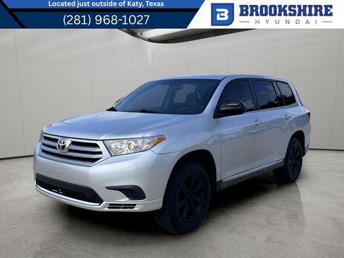 Used 2013 Toyota Highlander FWD image 1