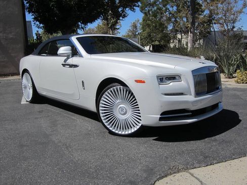 Used 2016 Rolls-Royce Dawn RWD image 2