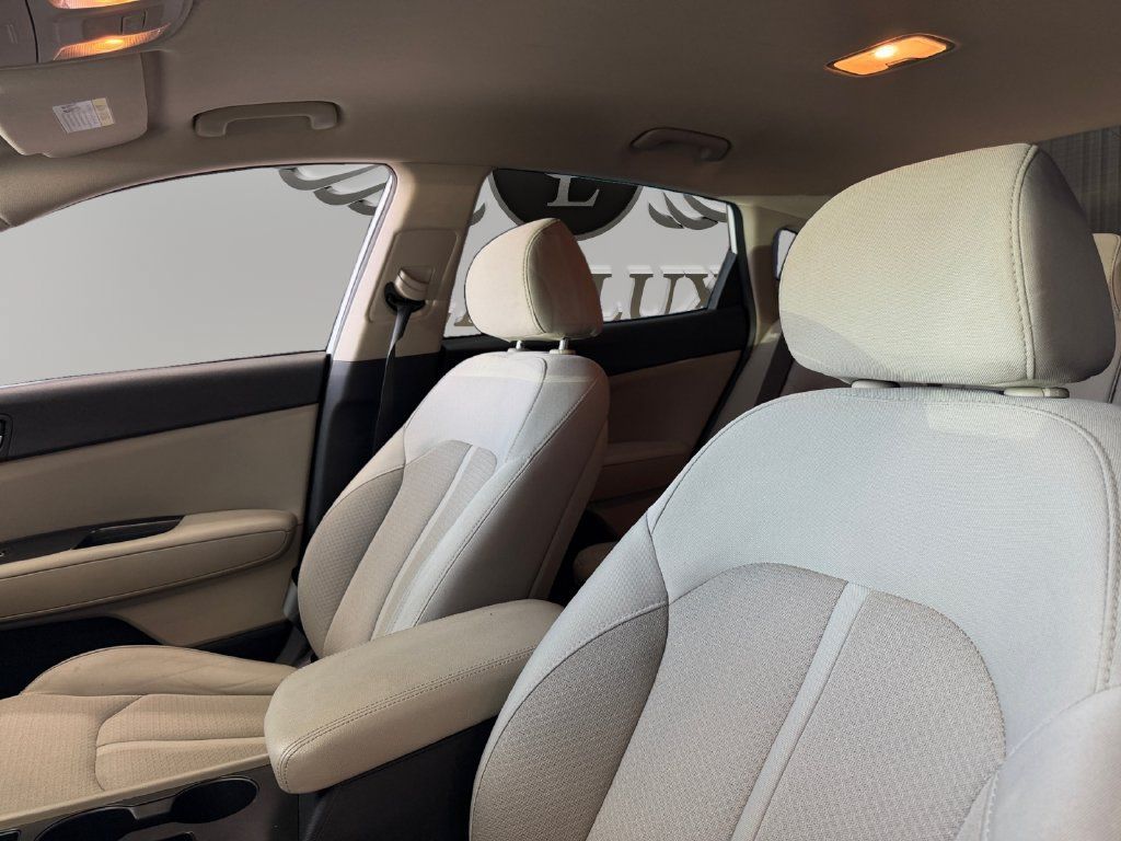 Used 2018 Kia Optima LX FWD image 9