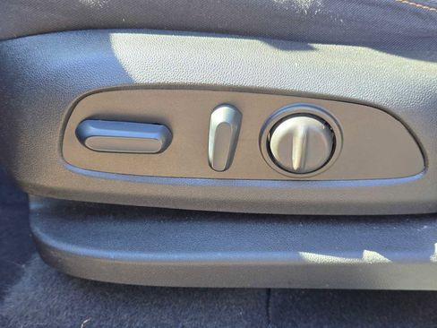 Used 2023 Chevrolet Equinox LT image 22