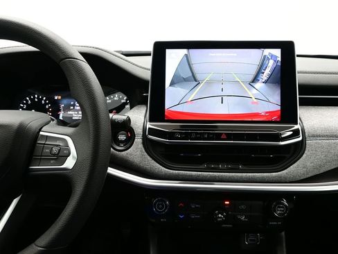 Used 2023 Jeep Compass Sport image 19