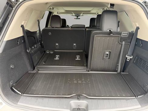 Used 2024 Nissan Pathfinder Platinum w/ Cargo Package image 28