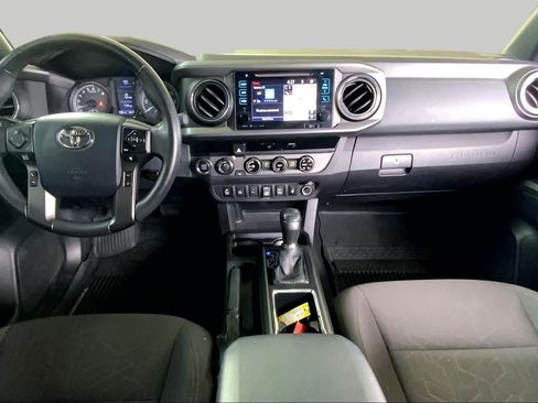 Used 2018 Toyota Tacoma TRD Sport w/ Technology Package AWD/4WD image 15