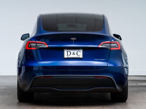 Used 2021 Tesla Model Y Long Range AWD/4WD image 6