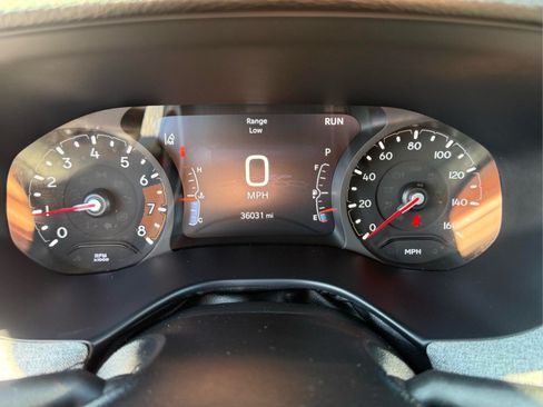 Used 2025 Jeep Compass Latitude w/ Sun & Sound Group AWD/4WD image 34