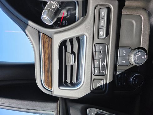 Used 2021 Chevrolet Tahoe Premier AWD/4WD image 12