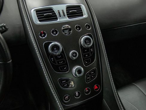 Used 2014 Aston Martin Vanquish Coupe image 30