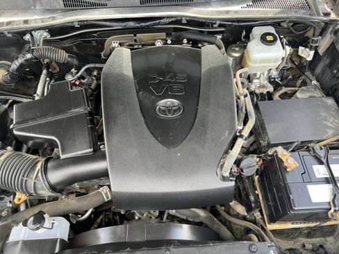 Used 2019 Toyota Tacoma TRD Off-Road AWD/4WD image 26