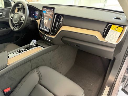 New 2026 Volvo XC60 B5 Plus w/ Protection Package Premier image 25