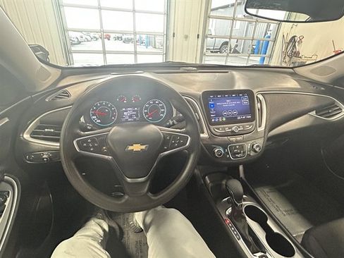 Used 2024 Chevrolet Malibu LS image 25