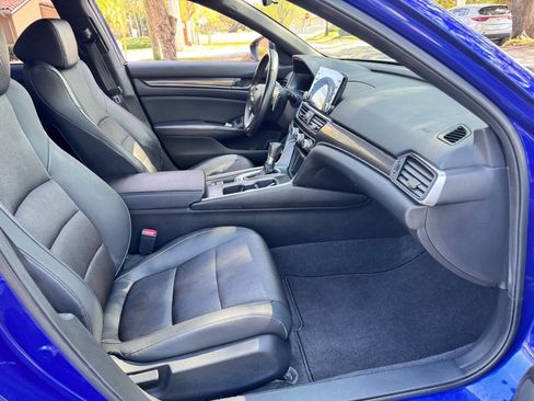 Used 2018 Honda Accord Sport image 13