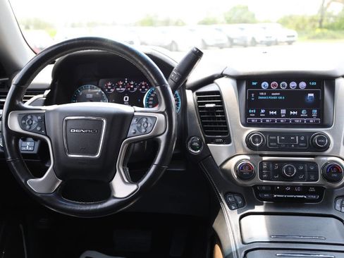 Used 2018 GMC Yukon Denali w/ Denali Ultimate Package AWD/4WD image 26