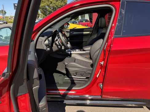 New 2025 Alfa Romeo Stelvio Sprint image 14