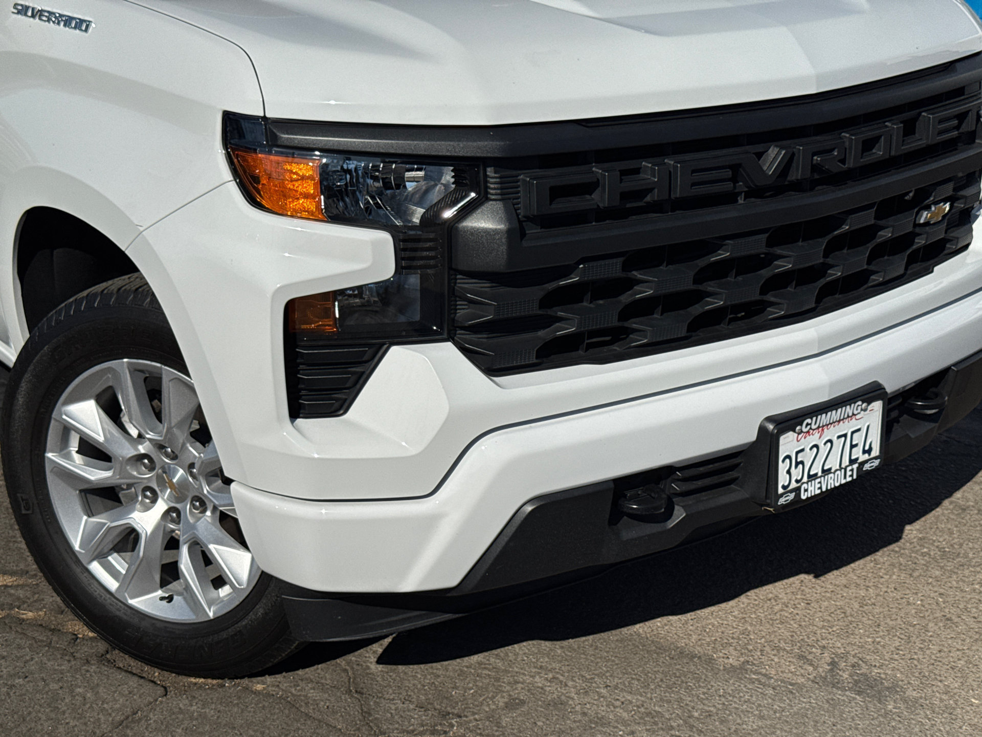 Used 2025 Chevrolet Silverado 1500 Custom RWD image 3