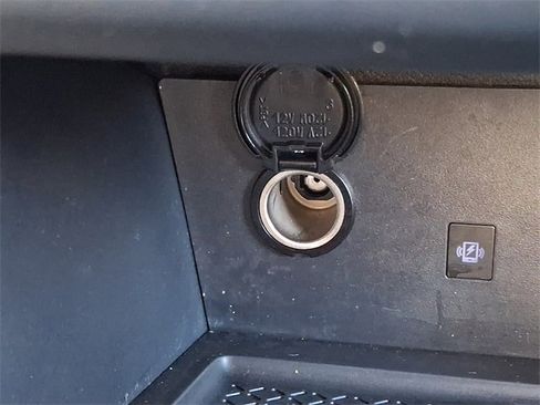 Used 2025 Nissan Pathfinder SL image 28