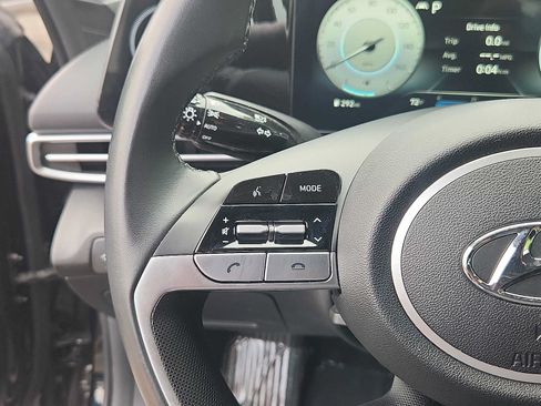 Used 2023 Hyundai Elantra SEL w/ Convenience Package FWD image 20