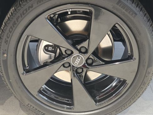 New 2025 Audi Q5 Prestige image 30