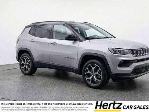 Used 2025 Jeep Compass Limited image 1