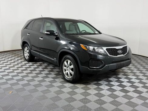 Used 2011 Kia Sorento LX image 1