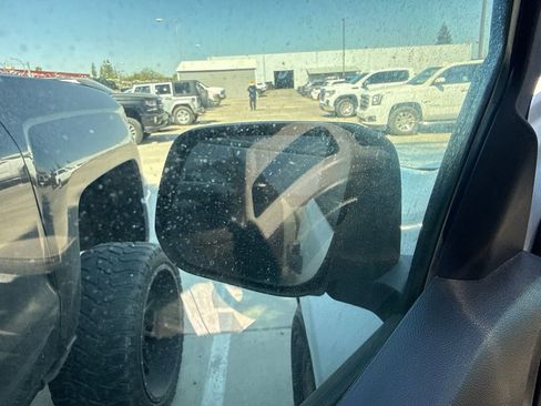 Used 2019 Chevrolet Colorado W/T RWD image 12