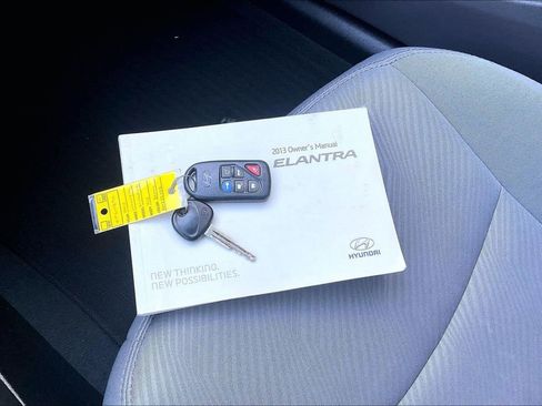 Used 2013 Hyundai Elantra GLS w/ Preferred Pkg image 10