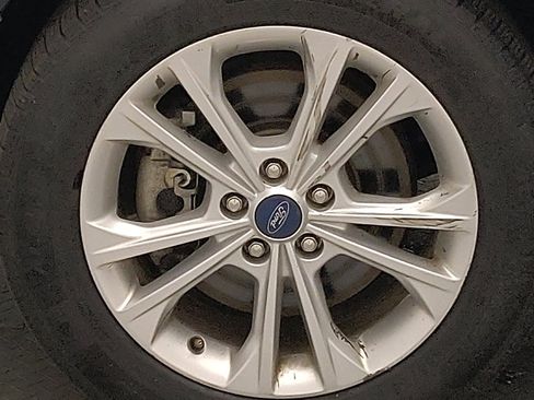 Used 2019 Ford Escape SE image 31