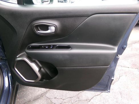 Used 2022 Jeep Renegade Latitude w/ Convenience Group image 31