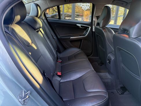 Used 2018 Volvo S60 T5 Dynamic image 22