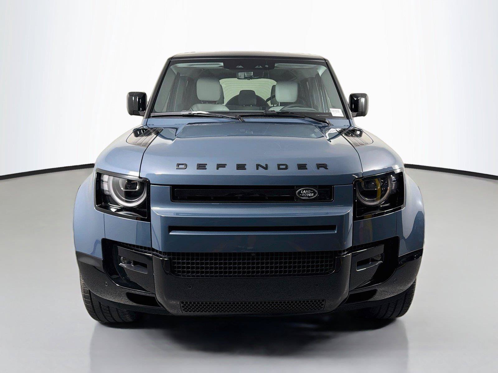 New 2026 Land Rover Defender 110 X-Dynamic SE AWD/4WD image 2