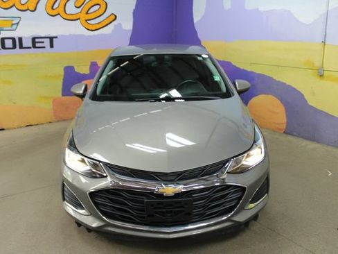 Used 2019 Chevrolet Cruze Premier FWD image 6
