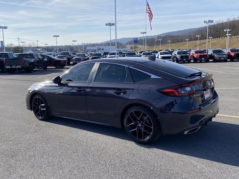 Used 2023 Honda Civic Sport Touring image 3