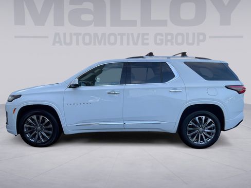 Used 2023 Chevrolet Traverse Premier w/ LPO, Cargo Package image 2