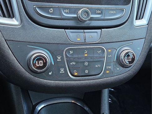 Used 2023 Chevrolet Malibu LT image 29