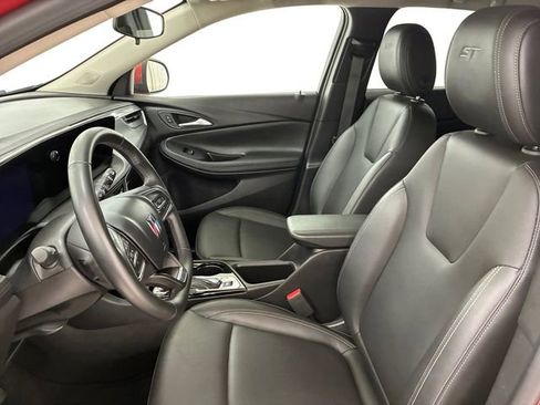 Used 2024 Buick Encore GX Sport Touring image 12