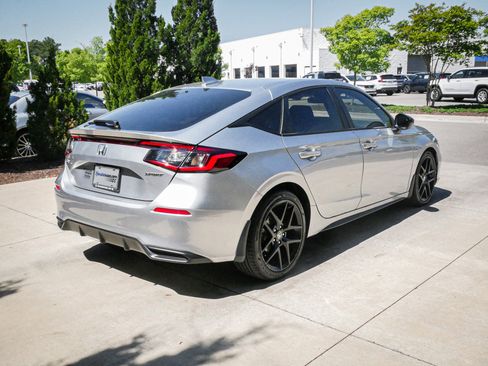 Used 2025 Honda Civic Sport image 11