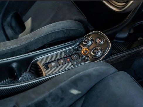 Used 2018 McLaren 570S Coupe RWD image 16