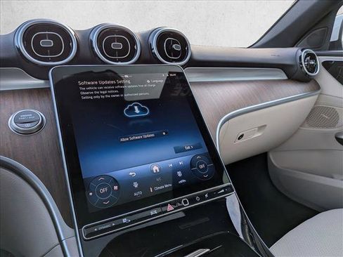 Used 2025 Mercedes-Benz C 300 Sedan image 13