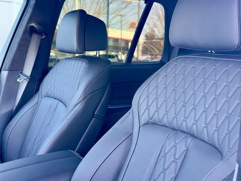 Used 2026 BMW X5 M60i image 8