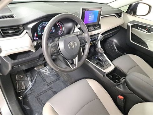 Used 2024 Toyota RAV4 XLE Premium image 18