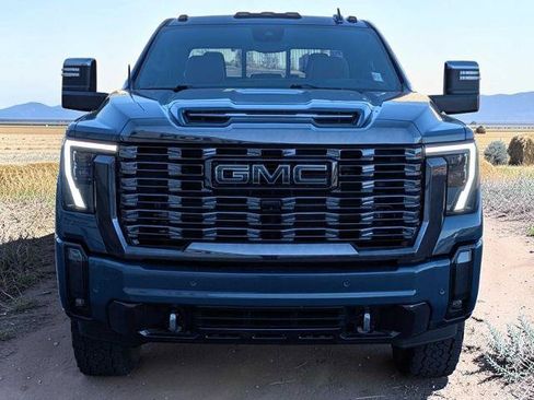 Used 2024 GMC Sierra 3500 Denali Ultimate AWD/4WD image 9
