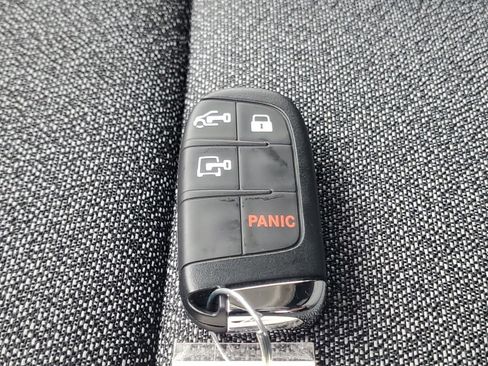 Used 2025 RAM ProMaster 2500 w/ Convenience Group image 32