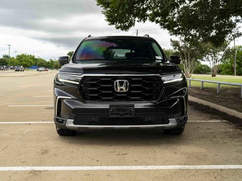 Used 2025 Honda Pilot Elite image 3